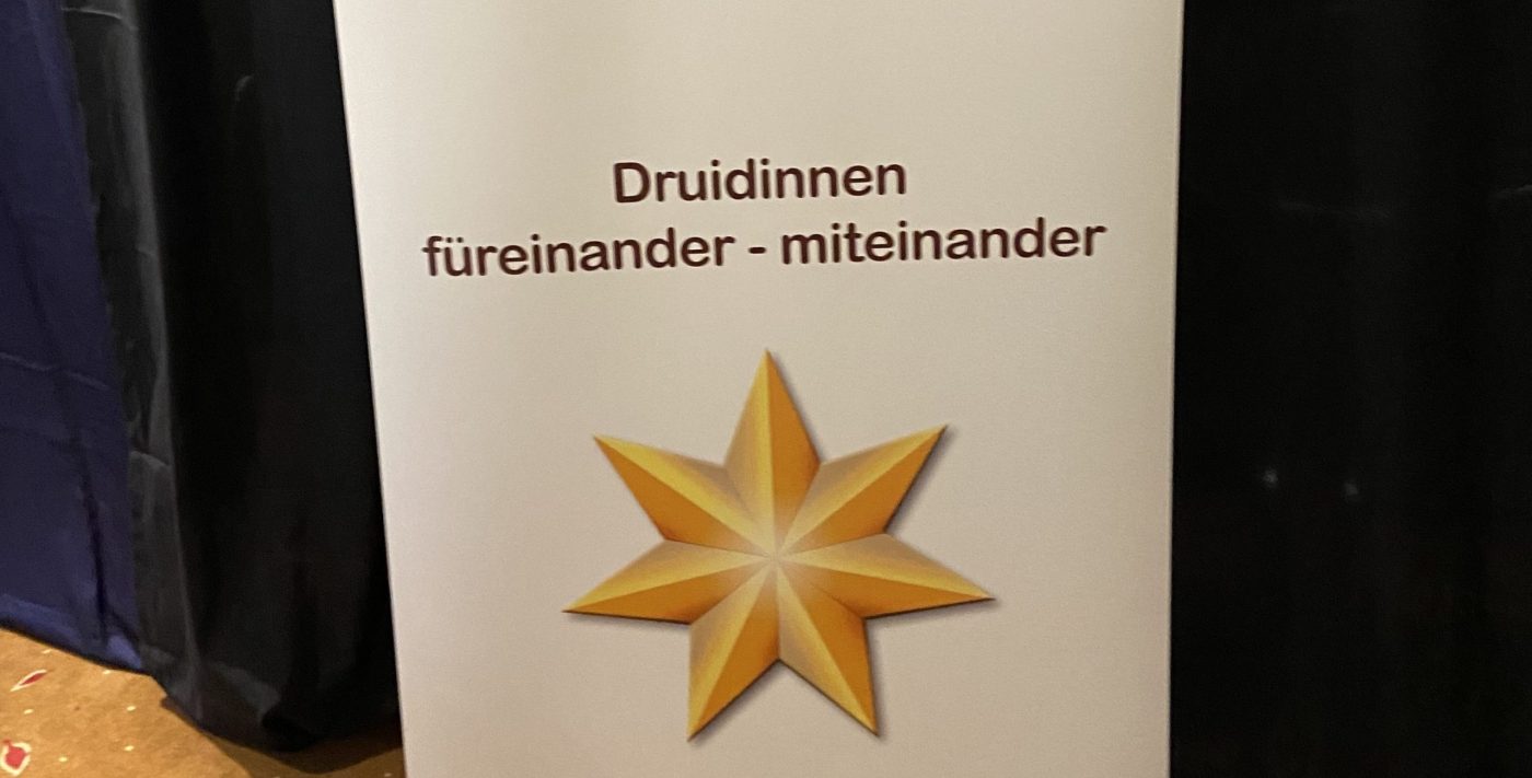 Installation einer Druiden-Frauen-Groß-Loge